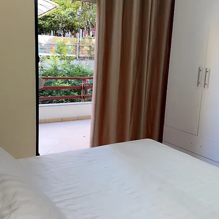 Spacious And Modern 3 Bdr For Families & Groups * 地拉那
