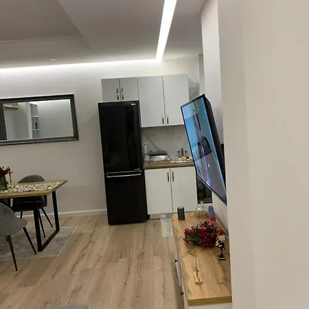 Spacious And Modern 3 Bdr For Families & Groups דירה טיראנה